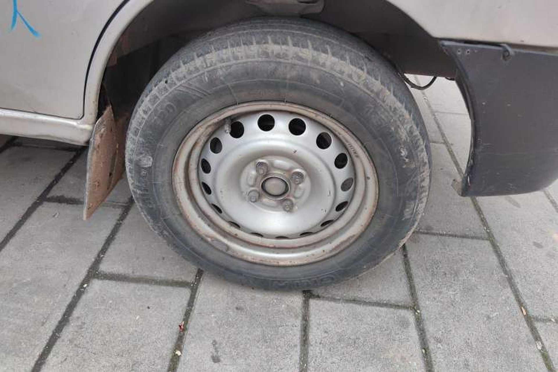 Used Jinbei Starfish A9 2011 1.0L Standard Edition Right Front Wheel Hub