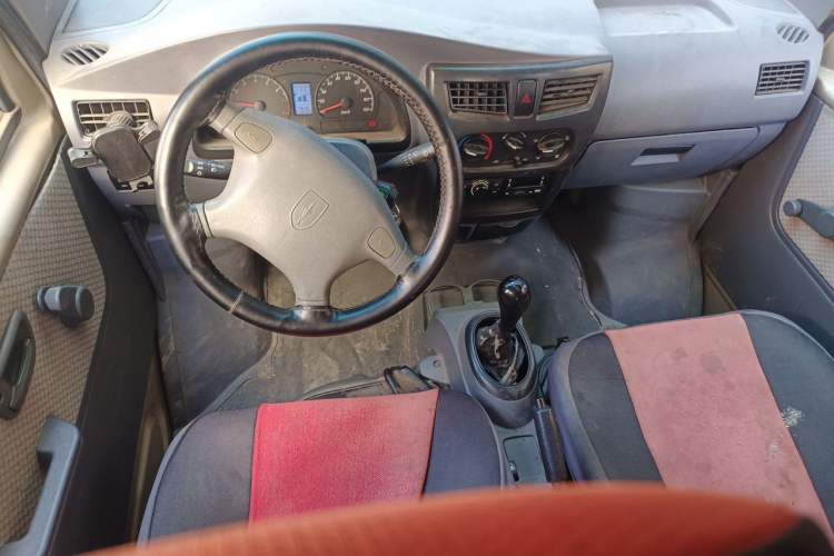 Used Jinbei Starfish A9 2011 1.0L Standard Edition Center Console