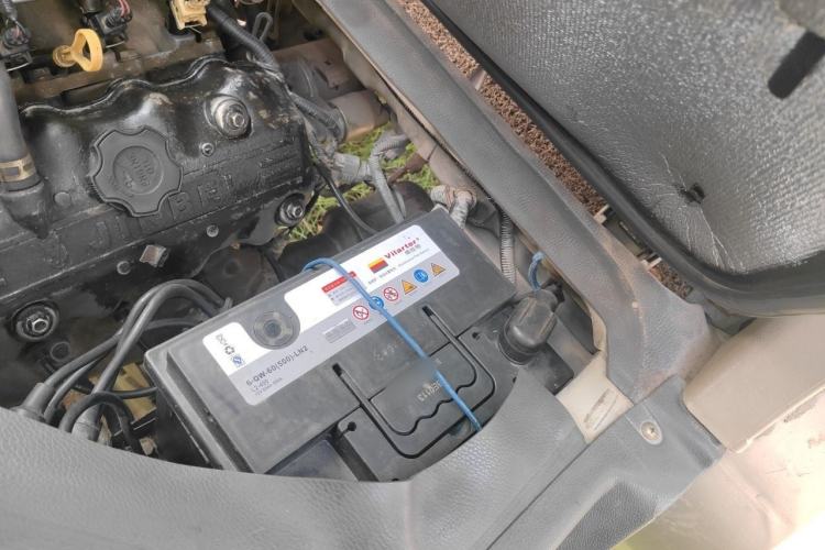 Used Jinbei Starfish A9 2011 1.0L Luxury Edition Engine Bay Left