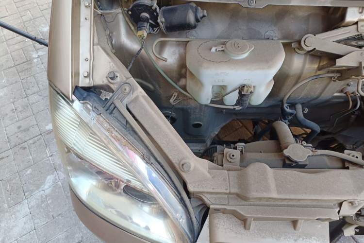 Used Jinbei Starfish A9 2011 1.0L Standard Edition Engine Bay Right