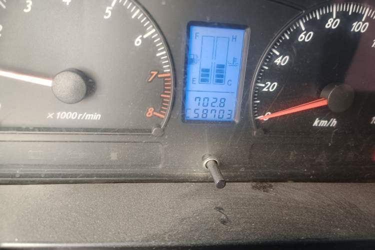 Used Jinbei Starfish A9 2011 1.0L Standard Edition Odometer Close Up
