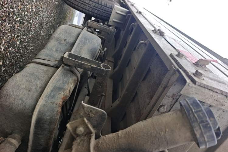 Used Jinbei T2S 2020 1.5L Standard Version 2.7-Meter Rear Single Wheel China VI Emission Standard SWC15M Chassis Front Right