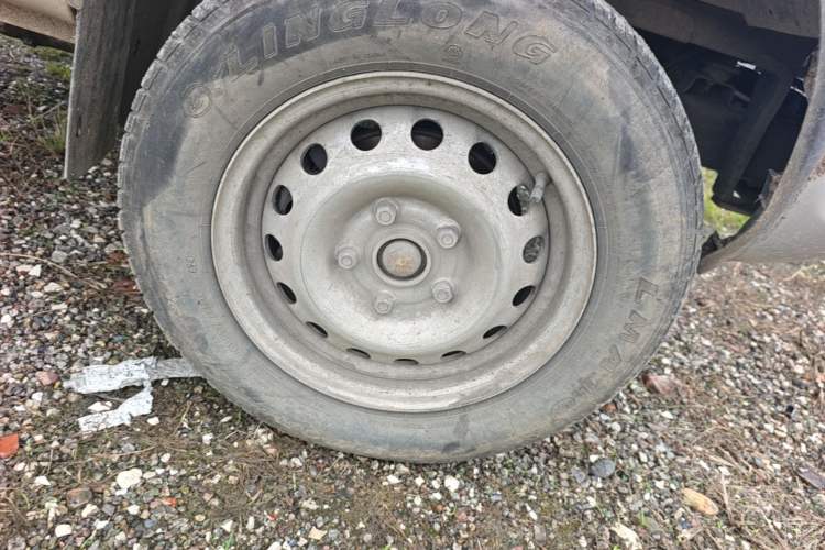 Used Jinbei T2S 2020 1.5L Standard Version 2.7-Meter Rear Single Wheel China VI Emission Standard SWC15M Right Front Wheel Hub