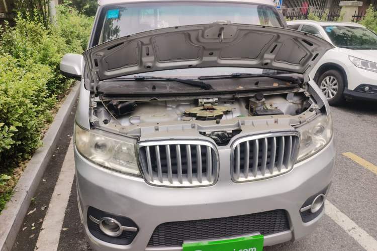 Used Jinbei T3 2015 1.3L Double-Cab Standard Version DLCG12 Engine Bay Right