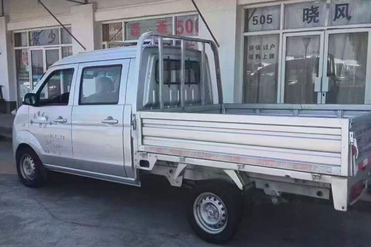 Used Jinbei T3 2015 1.3L Double-Cab Comfort Version DLCG12 Exterior 4