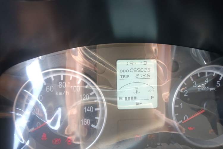 Used Jinbei T3 2015 1.3L Double-Cab Comfort Version DLCG12 Odometer Close Up