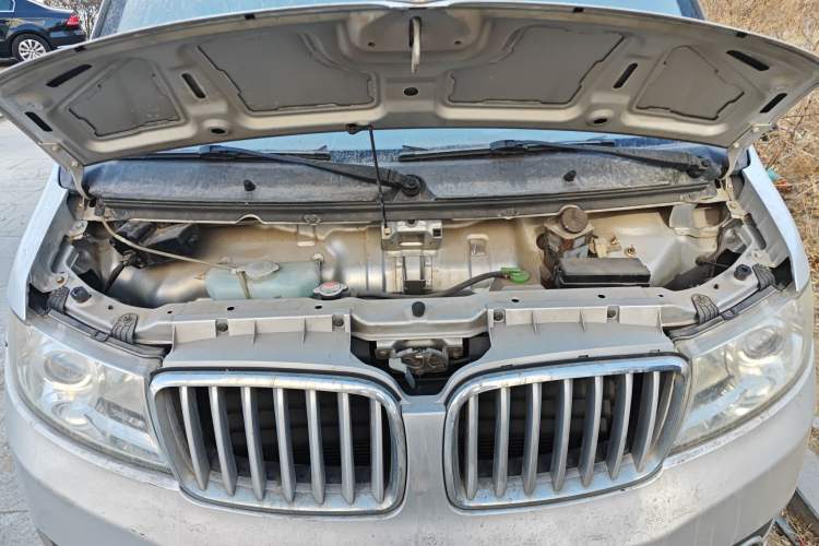 Used Jinbei T3 2017 1.5L Standard Model DLCG14 Engine Bay