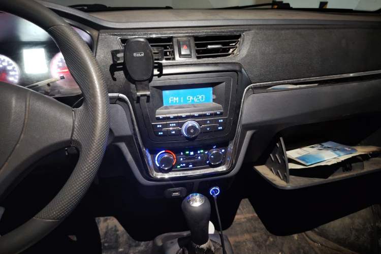 Used Jinbei T3 2019 1.5L China VI Dual-Cab Restyled Comfort Plus Extended Version JKC1021SS6FL Audio And AC Panel
