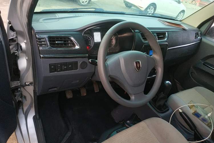 Used Jinbei T3 2019 1.5L China VI ZhiFu Edition JKC1020DS6BL Center Console