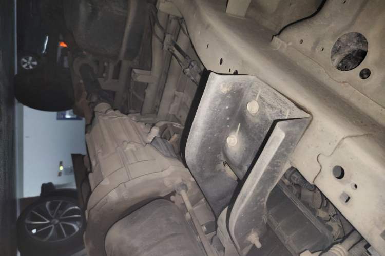 Used Jinbei T3 2019 1.5L China VI Dual-Cab Restyled Comfort Plus Extended Version JKC1021SS6FL Chassis Front Right