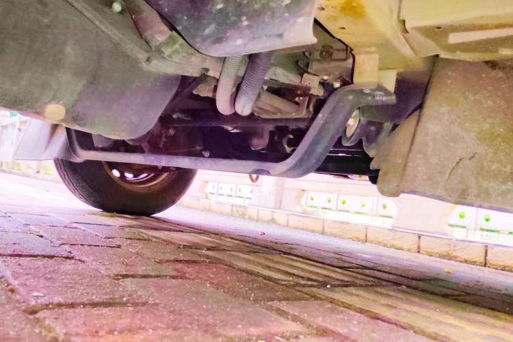 Used Jinbei T3 2019 1.5L China VI Standard JKC1030DS6BL Independent Cargo Box Chassis Rear Right