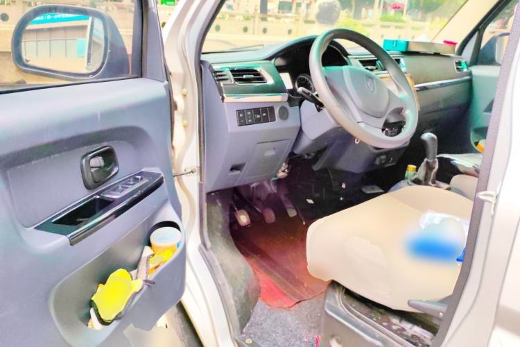 Used Jinbei T3 2019 1.5L China VI Standard JKC1030DS6BL Independent Cargo Box Driver Seat