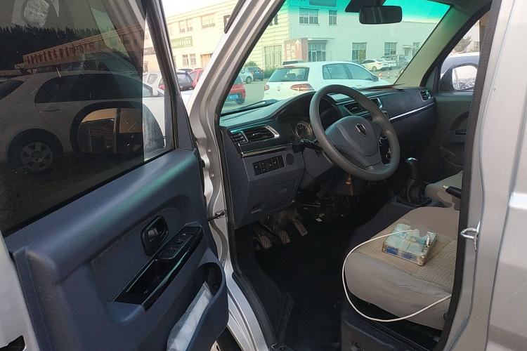 Used Jinbei T3 2019 1.5L China VI ZhiFu Edition JKC1020DS6BL Driver Seat