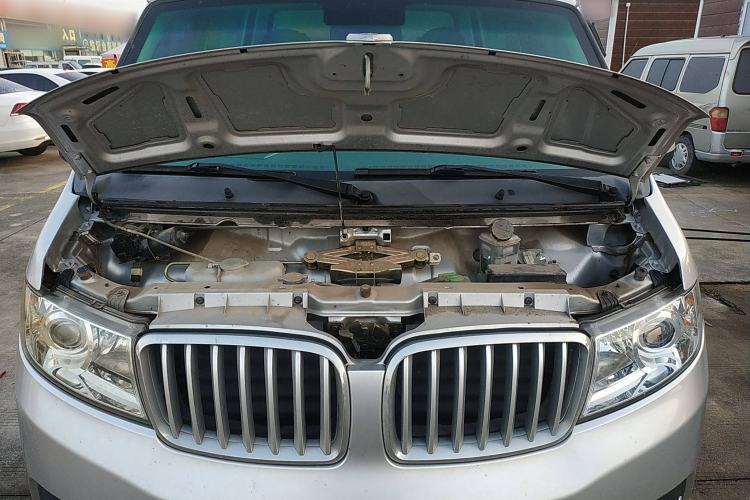 Used Jinbei T3 2019 1.5L China VI ZhiFu Edition JKC1020DS6BL Engine Bay