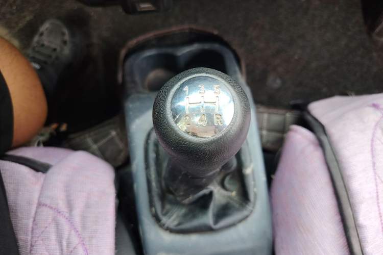 Used Jinbei T3 2019 1.5L China VI Dual-Cab Comfort Plus Extended Version JKC1030SS6FL Gear Lever