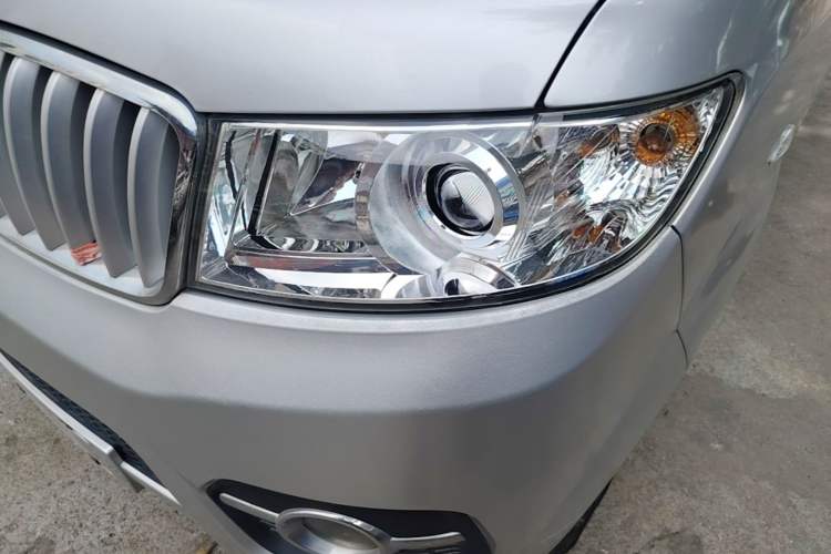 Used Jinbei T3 2019 1.5L China VI Dual-Cab Comfort Plus Extended Version JKC1030SS6FL Left Front Headlight