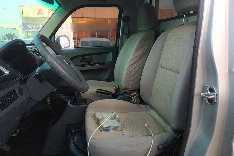 Used Jinbei T3 2019 1.5L China VI ZhiFu Edition JKC1020DS6BL Left Front Seat