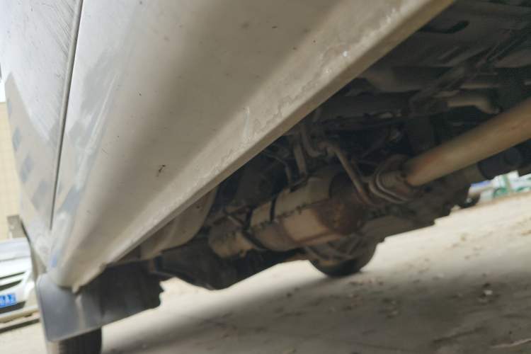 Used Jinbei T3 2019 1.5L China VI Dual-Cab Wealthy-Grade Extended Version JKC1021SS6FL Left Side Sill