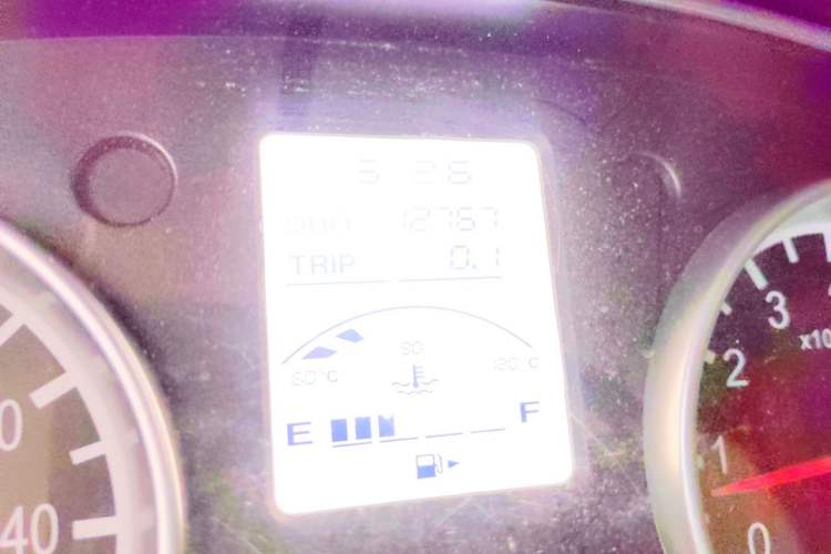 Used Jinbei T3 2019 1.5L China VI Standard JKC1030DS6BL Independent Cargo Box Odometer Close Up