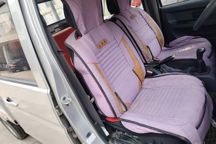 Used Jinbei T3 2019 1.5L China VI Dual-Cab Comfort Plus Extended Version JKC1030SS6FL Right Front Seat