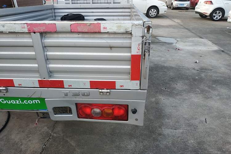Used Jinbei T3 2019 1.5L China VI ZhiFu Edition JKC1020DS6BL Right Rear Taillight