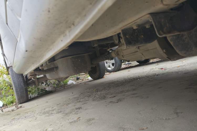 Used Jinbei T3 2019 1.5L China VI Dual-Cab Wealthy-Grade Extended Version JKC1021SS6FL Right Side Sill