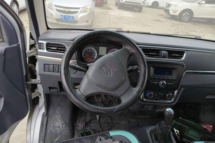 Used Jinbei T3 2019 1.5L China VI Dual-Cab Wealthy-Grade Extended Version JKC1021SS6FL Steering Wheel