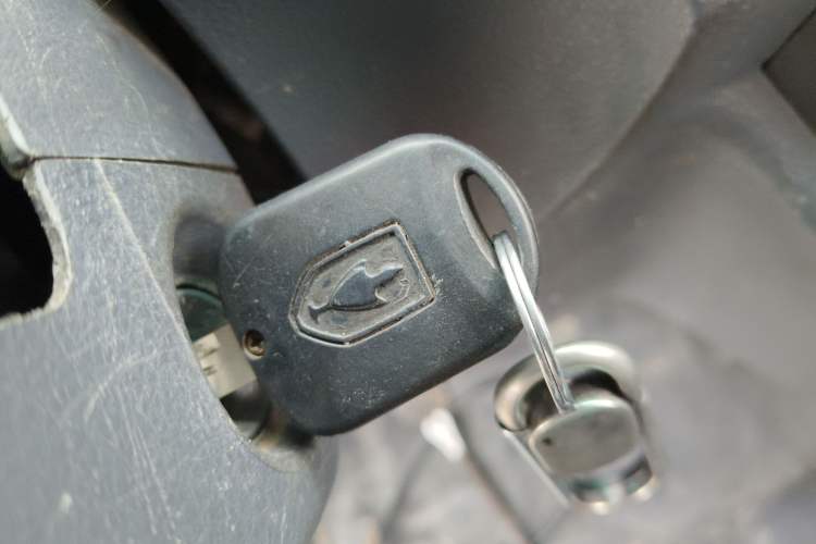 Used Jinbei T3 2019 1.5L China VI Dual-Cab Wealthy-Grade Extended Version JKC1021SS6FL Vehicle Key