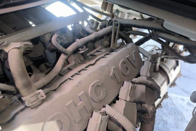 Used Jinbei T3  Engine Bay Left