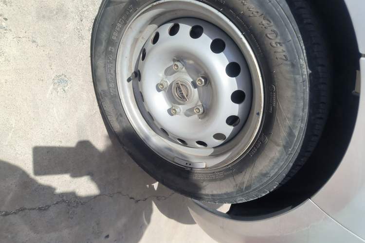 Used Jinbei T3  Right Front Wheel Hub