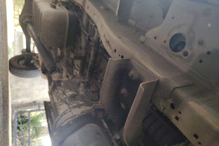 Used Jinbei T3 2022 1.5L China VI Dual-Cab Deluxe Version SWC15M Chassis Front Right