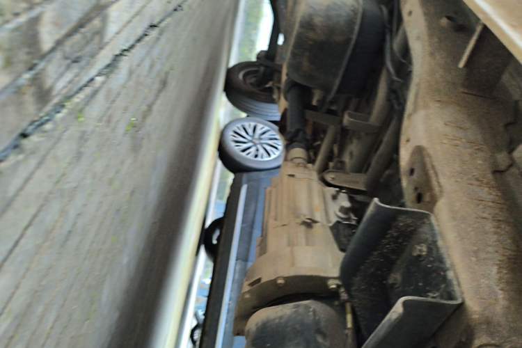 Used Jinbei T3 2022 1.5L China VI Dual-Cab Deluxe Version SWC15M Chassis Front Right