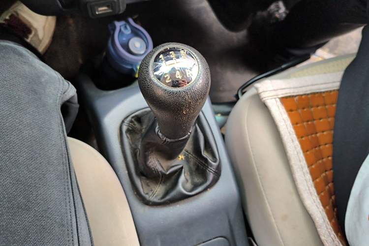 Used Jinbei T3 2022 1.5L China VI Dual-Cab Deluxe Version SWC15M Gear Lever