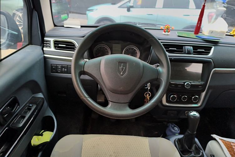 Used Jinbei T3 2022 1.5L China VI Dual-Cab Deluxe Version SWC15M Steering Wheel