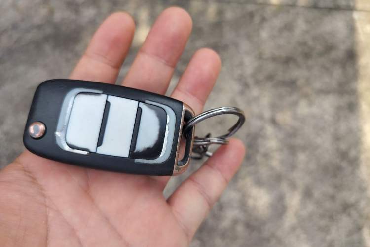 Used Jinbei T3 2022 1.5L China VI Dual-Cab Deluxe Version SWC15M Vehicle Key