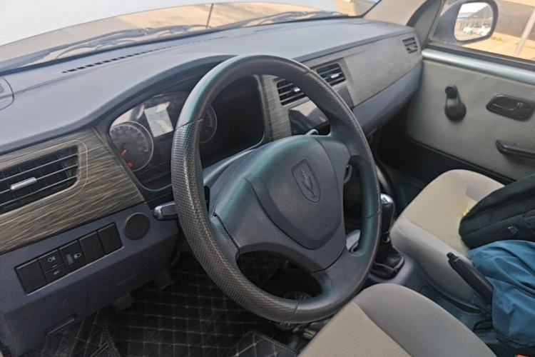 Used Jinbei T3 2023 1.5L Super Enjoyment Model Single Row 2.7 Meters Center Console