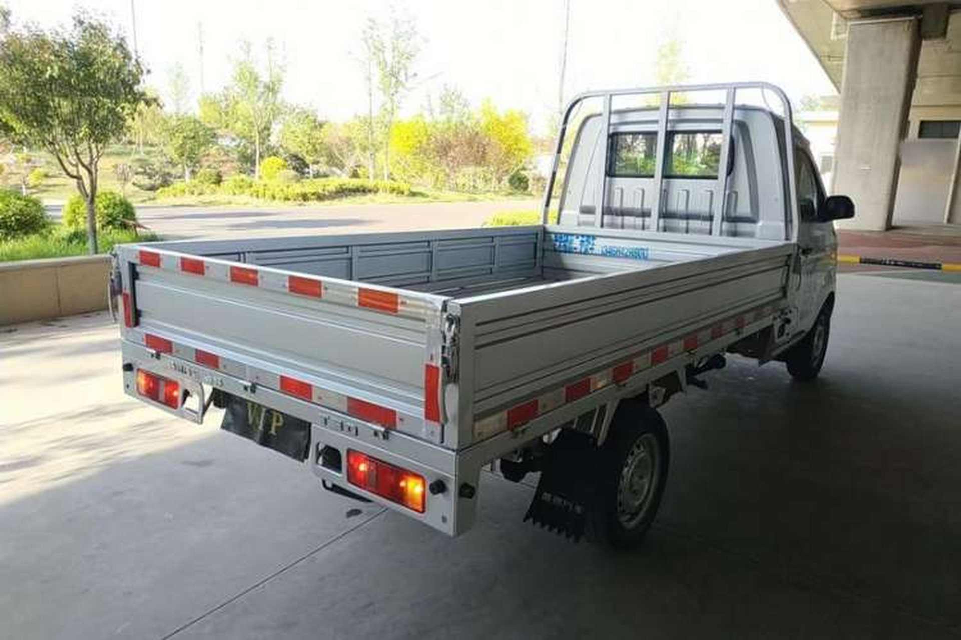 Used Jinbei T3 2023 1.5L Classic Model Single Cab 2.92 Meters Exterior 4