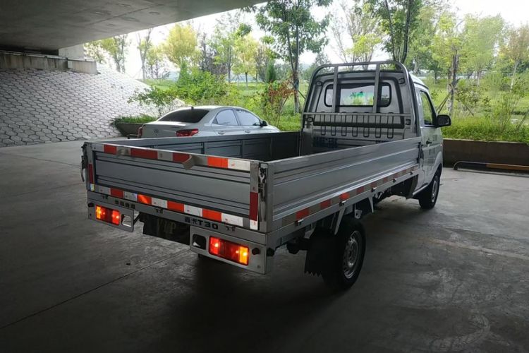 Used Jinbei T3 2023 1.5L Super-Comfort Single-Row 3.1-Meter Version Exterior 5