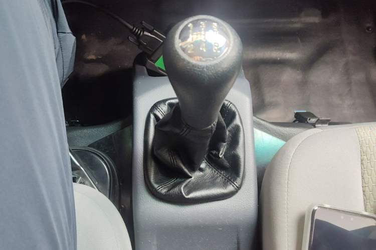 Used Jinbei T3 2023 1.5L Classic Model Single Cab 2.92 Meters Gear Lever