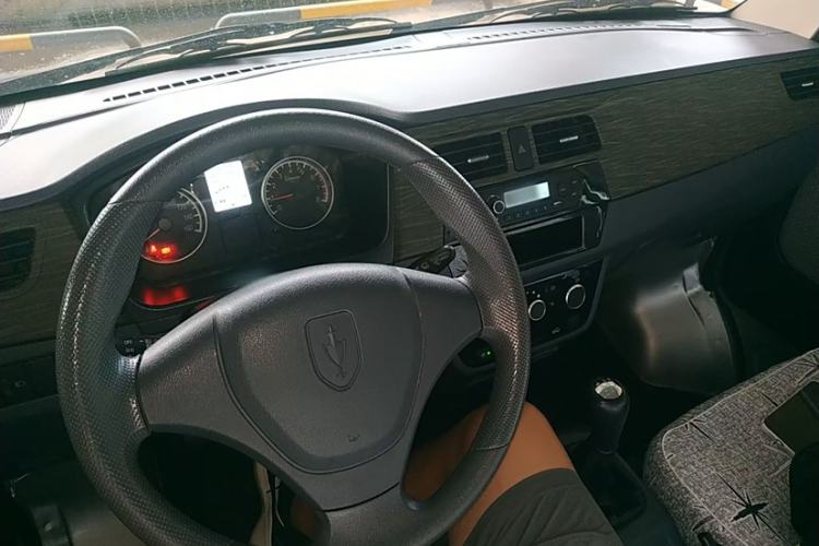 Used Jinbei T3 2023 1.5L Super-Comfort Single-Row 3.1-Meter Version Interior 1