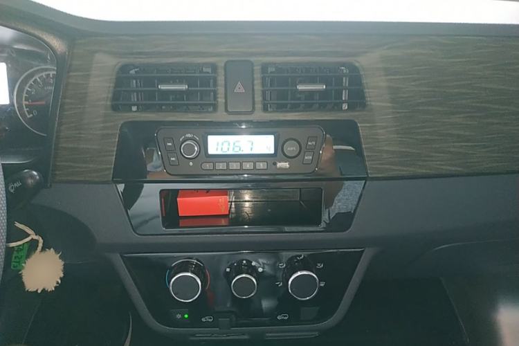 Used Jinbei T3 2023 1.5L Super-Comfort Single-Row 3.1-Meter Version Interior 3