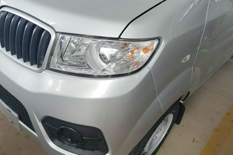 Used Jinbei T3 2023 1.5L Classic Version Double Cab 2.05 Meters Left Front Headlight