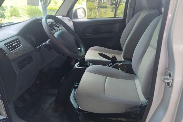 Used Jinbei T3 2023 1.5L Classic Model Single Cab 2.92 Meters Left Front Seat