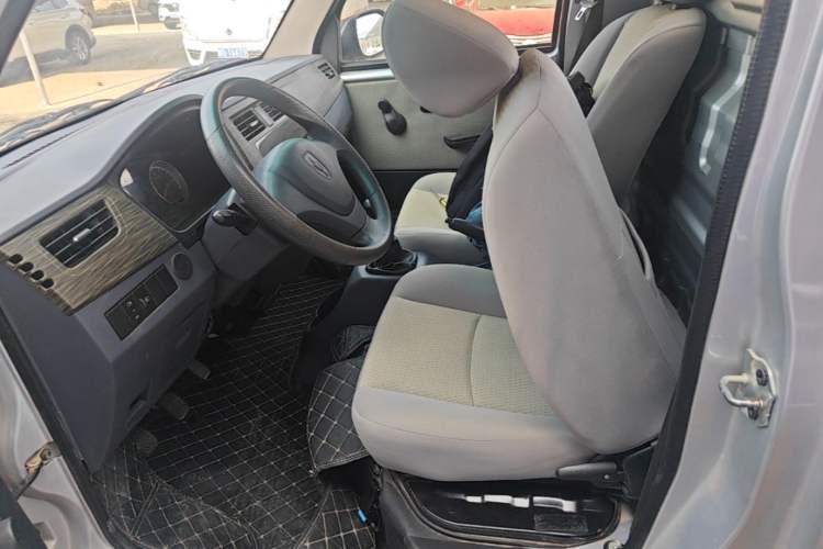 Used Jinbei T3 2023 1.5L Super Enjoyment Model Single Row 2.7 Meters Left Rear Seat