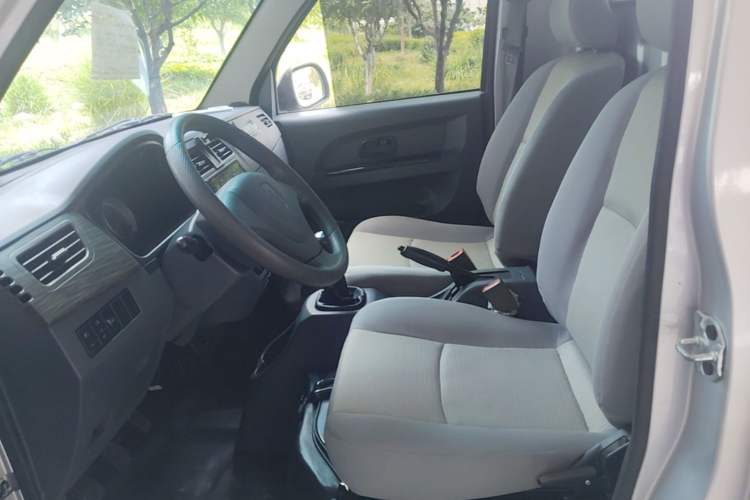 Used Jinbei T3 2023 1.5L Classic Model Single Cab 2.92 Meters Left Rear Seat