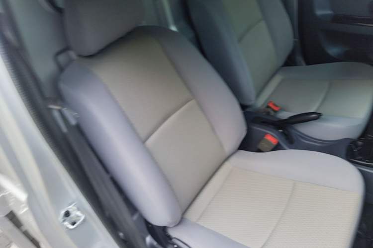 Used Jinbei T3 2023 1.5L Classic Model Single Cab 2.92 Meters Right Front Seat