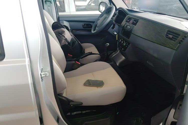 Used Jinbei T3 2023 1.5L Classic Version Double Cab 2.05 Meters Right Front Seat