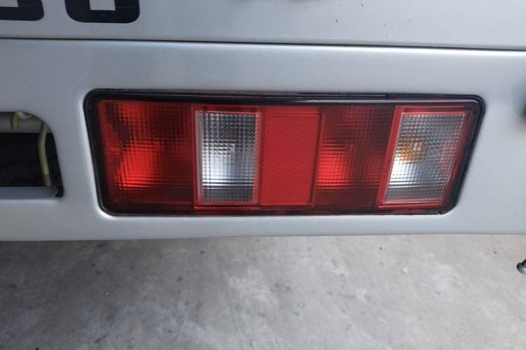 Used Jinbei T3 2023 1.5L Classic Model Single Cab 2.92 Meters Right Rear Taillight