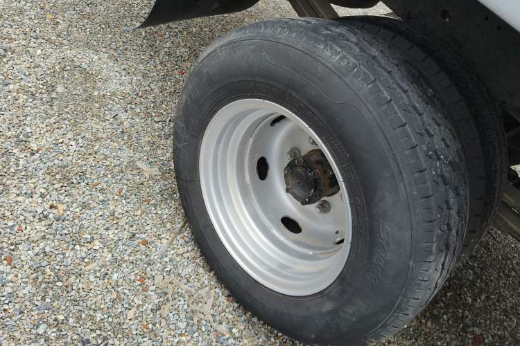 Used Jinbei T5 2022 1.6L Standard Version Rear Dual Wheels 3.4 Meters China VI SWD16M Right Rear Wheel Hub
