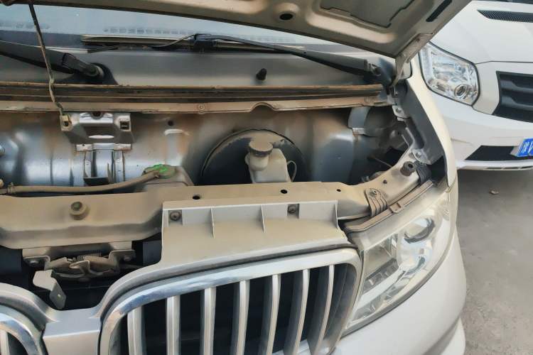 Used Jinbei T5 2018 1.5L Entrepreneurial-Grade Dual-Rear-Wheel DLCG14 Engine Bay Left